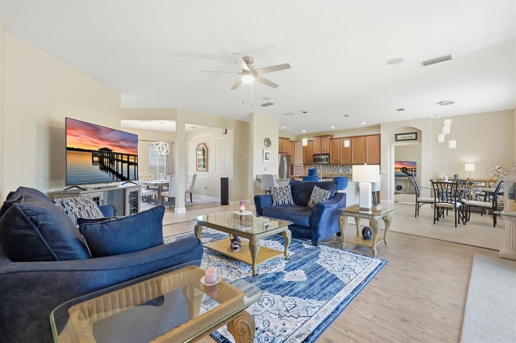 En Venta: $485,000 (5 camas, 3 baños, 3093 Pies cuadrados)