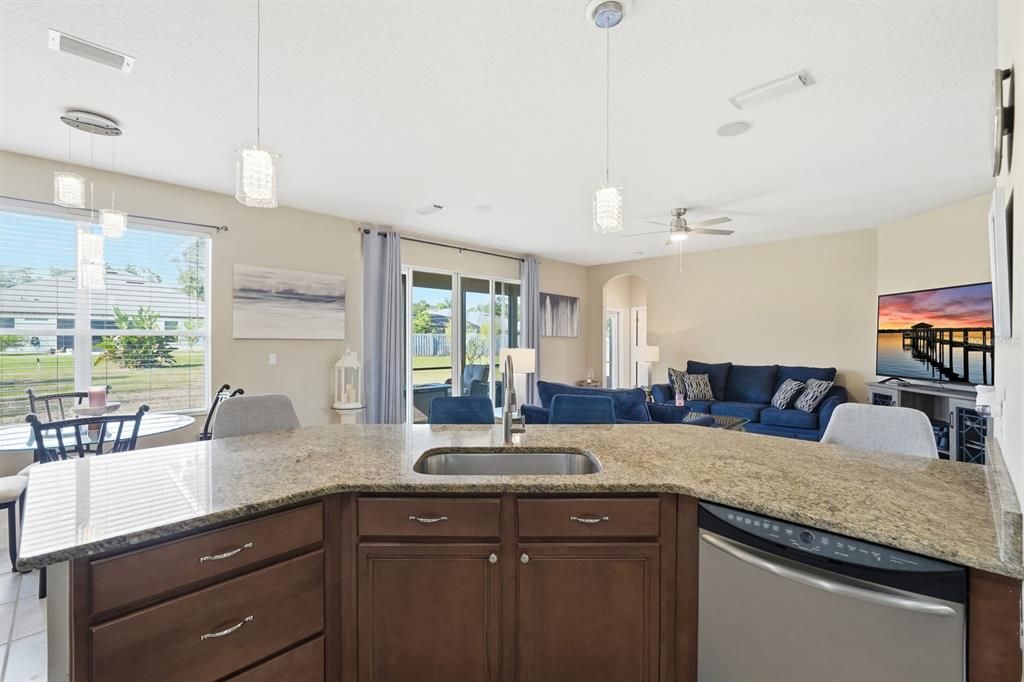 En Venta: $485,000 (5 camas, 3 baños, 3093 Pies cuadrados)