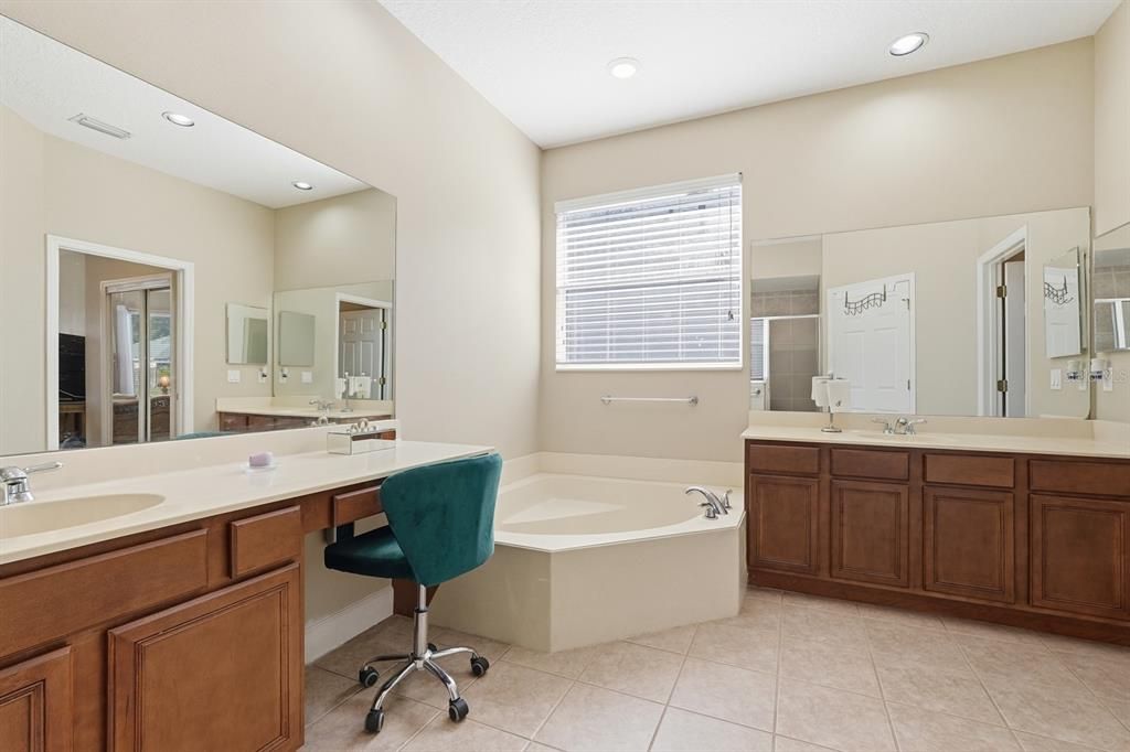 En Venta: $485,000 (5 camas, 3 baños, 3093 Pies cuadrados)