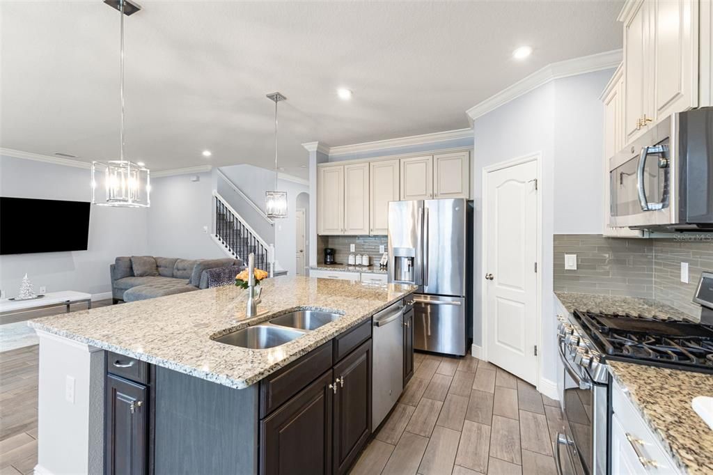 En Venta: $750,000 (5 camas, 3 baños, 3280 Pies cuadrados)