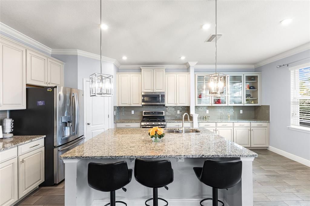 En Venta: $750,000 (5 camas, 3 baños, 3280 Pies cuadrados)