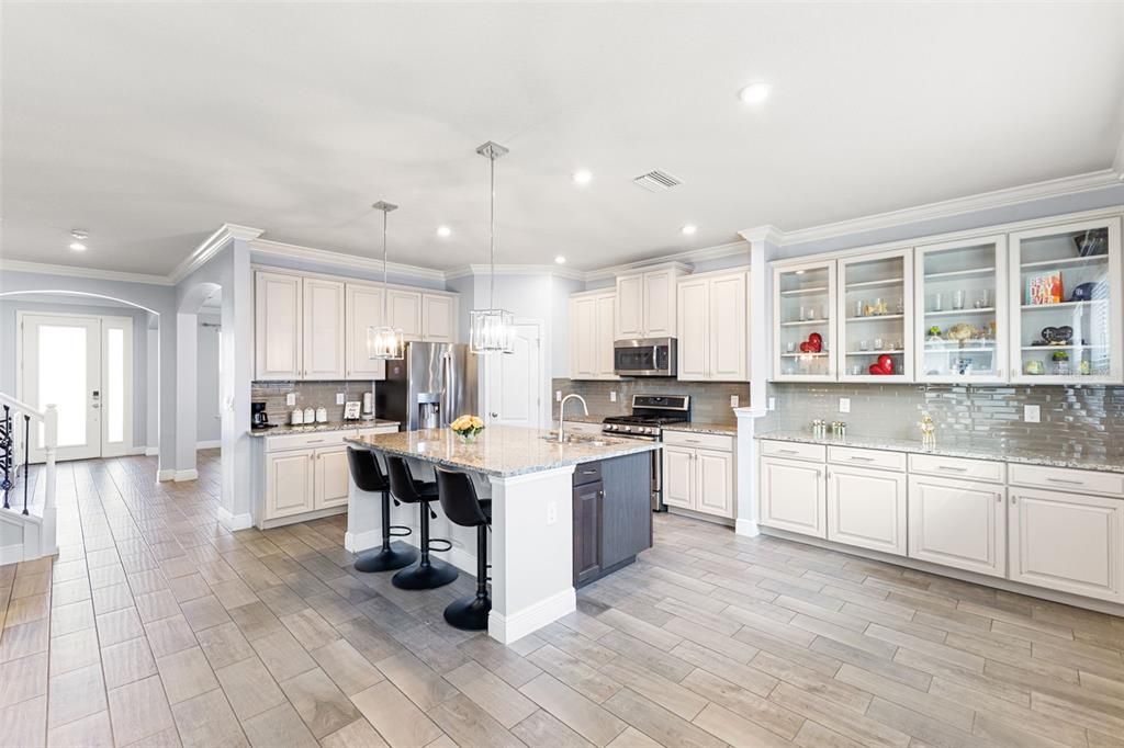 En Venta: $750,000 (5 camas, 3 baños, 3280 Pies cuadrados)