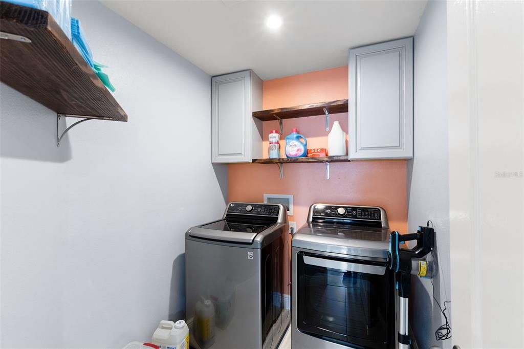 En Venta: $750,000 (5 camas, 3 baños, 3280 Pies cuadrados)