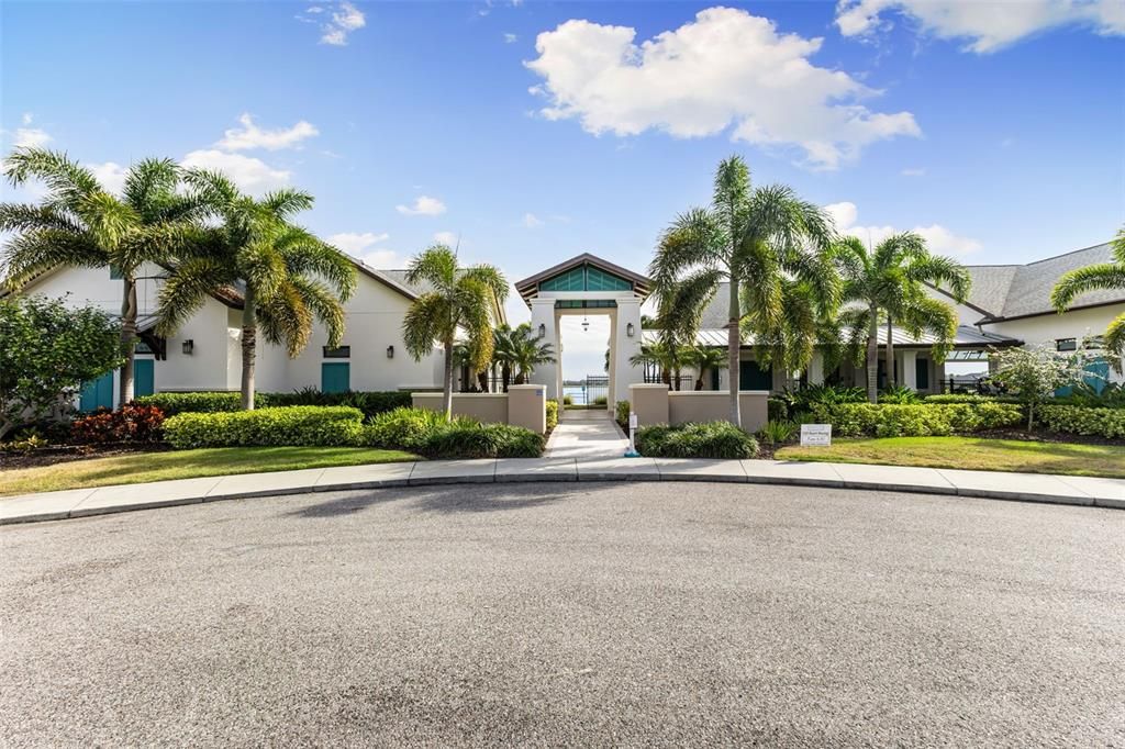 En Venta: $750,000 (5 camas, 3 baños, 3280 Pies cuadrados)