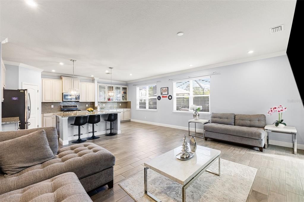 En Venta: $750,000 (5 camas, 3 baños, 3280 Pies cuadrados)