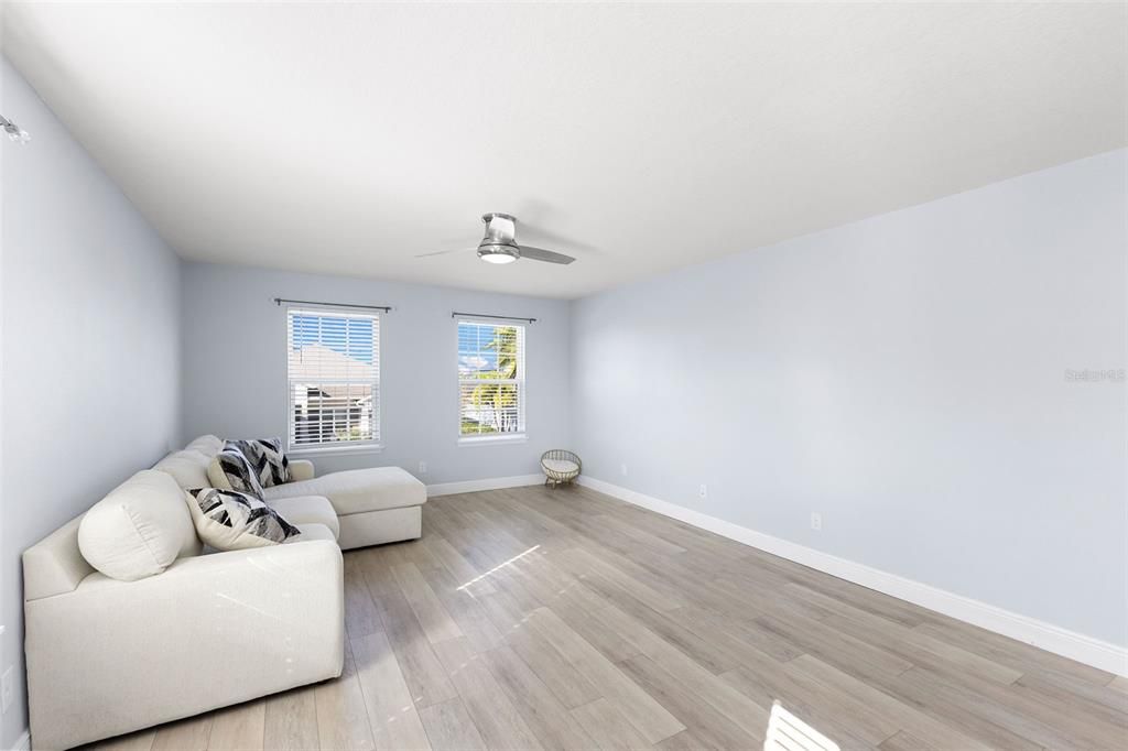 En Venta: $750,000 (5 camas, 3 baños, 3280 Pies cuadrados)