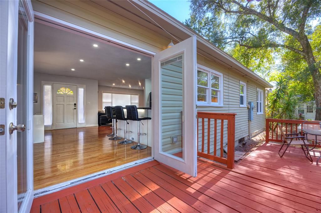 待售: $239,000 (2 贝兹, 1 浴室, 882 平方英尺)