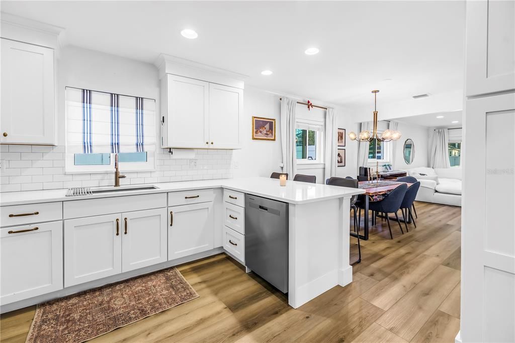 待售: $959,000 (3 贝兹, 3 浴室, 1663 平方英尺)