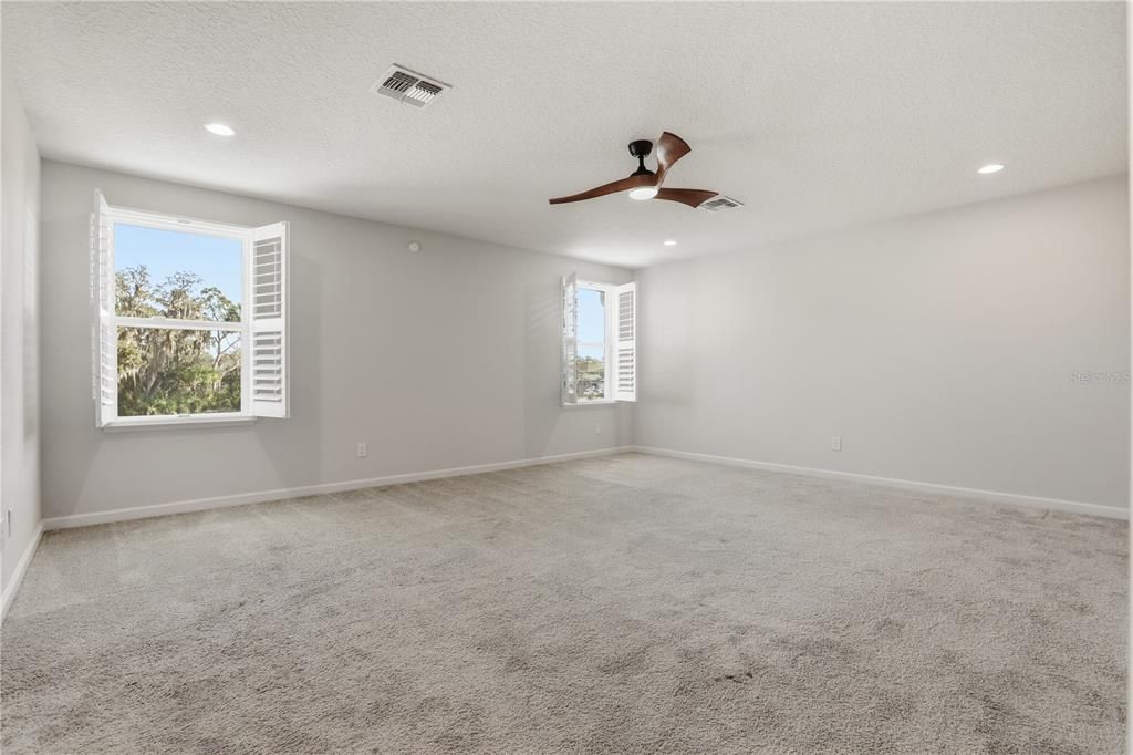 En Venta: $799,000 (4 camas, 3 baños, 3297 Pies cuadrados)