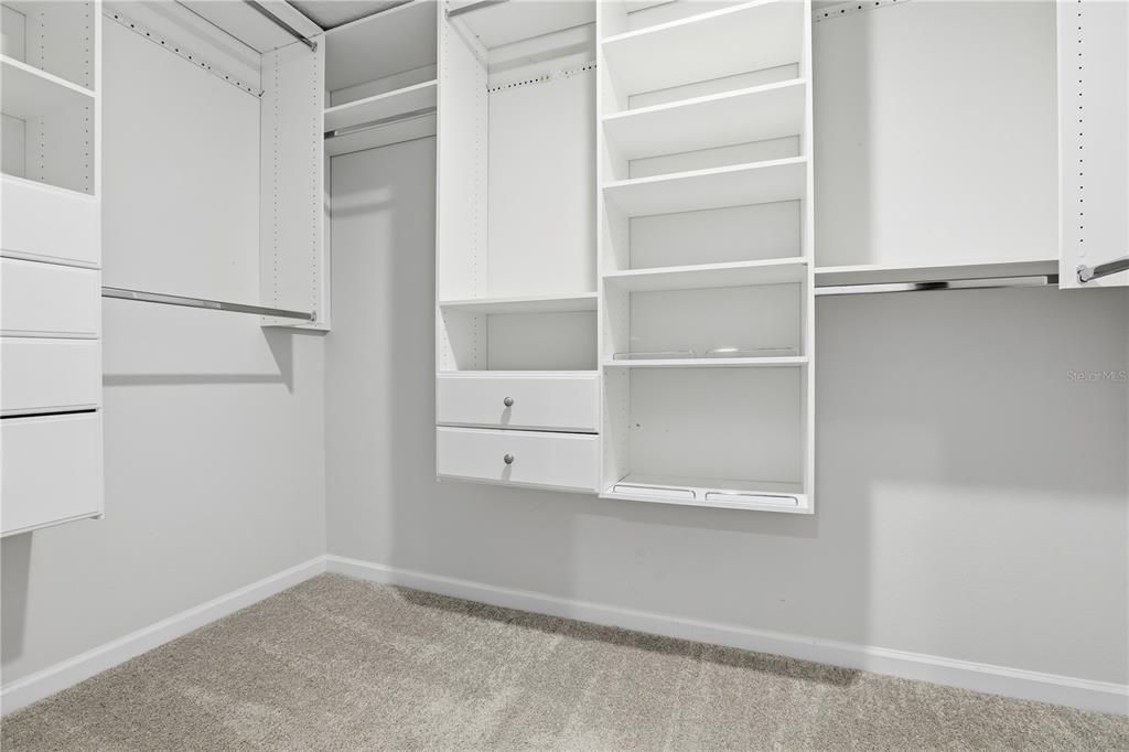 En Venta: $799,000 (4 camas, 3 baños, 3297 Pies cuadrados)