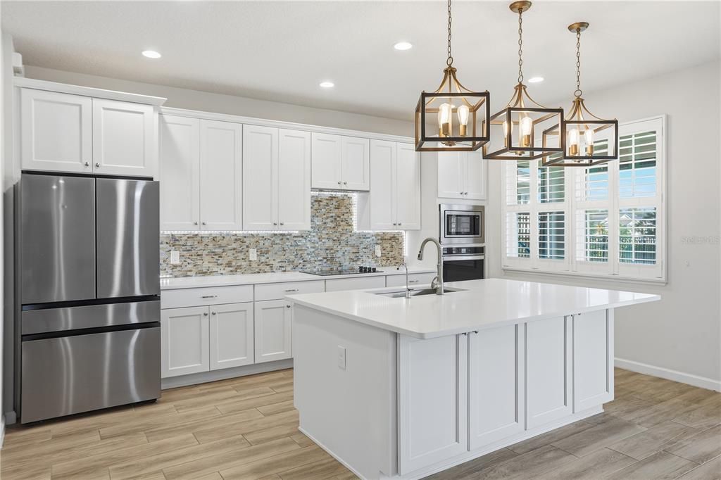 En Venta: $799,000 (4 camas, 3 baños, 3297 Pies cuadrados)