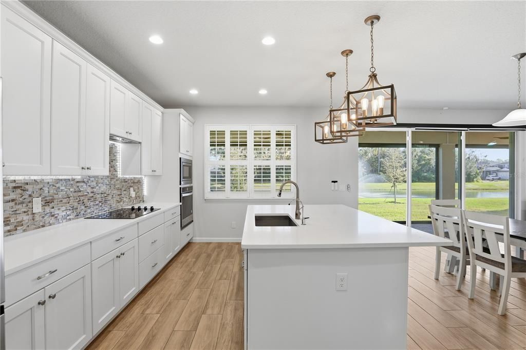 En Venta: $799,000 (4 camas, 3 baños, 3297 Pies cuadrados)