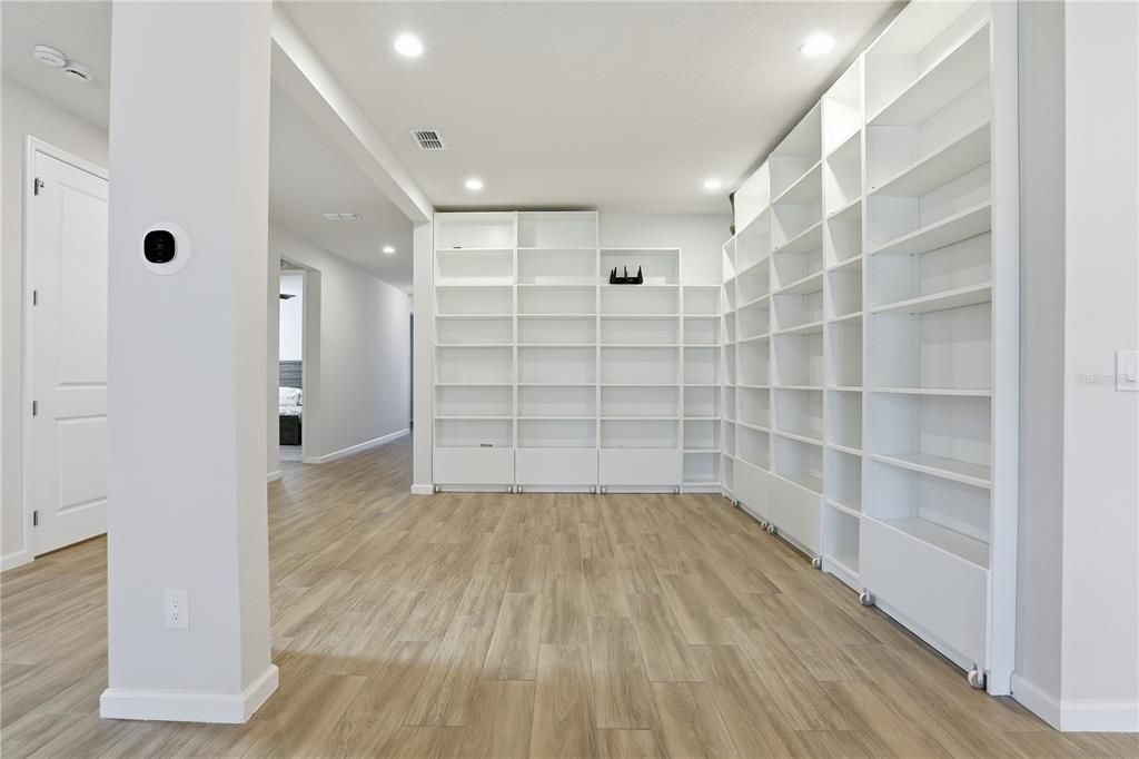 En Venta: $799,000 (4 camas, 3 baños, 3297 Pies cuadrados)