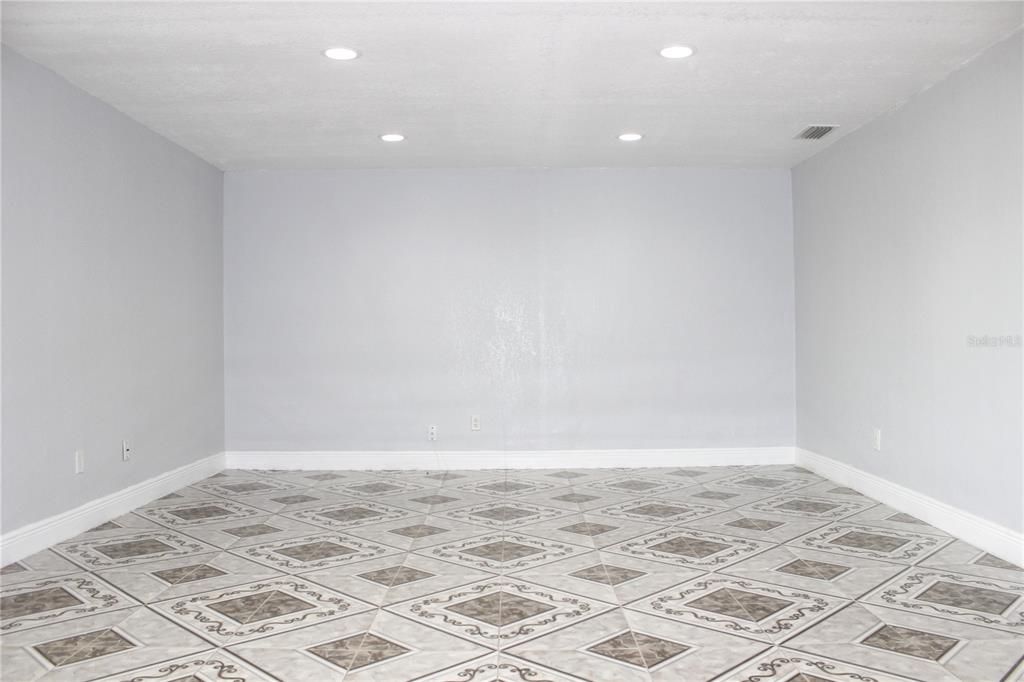 На продажу: $649,999 (4 спален, 3 ванн, 1976 Квадратных фут)