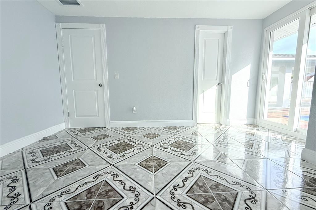 На продажу: $649,999 (4 спален, 3 ванн, 1976 Квадратных фут)