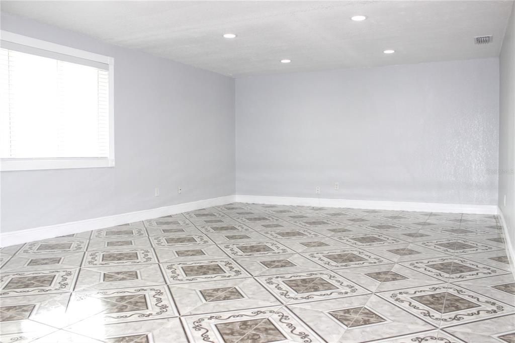 На продажу: $649,999 (4 спален, 3 ванн, 1976 Квадратных фут)