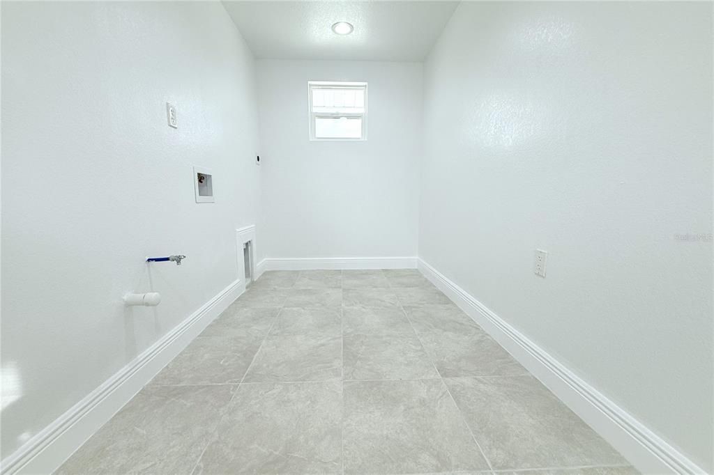 На продажу: $649,999 (4 спален, 3 ванн, 1976 Квадратных фут)