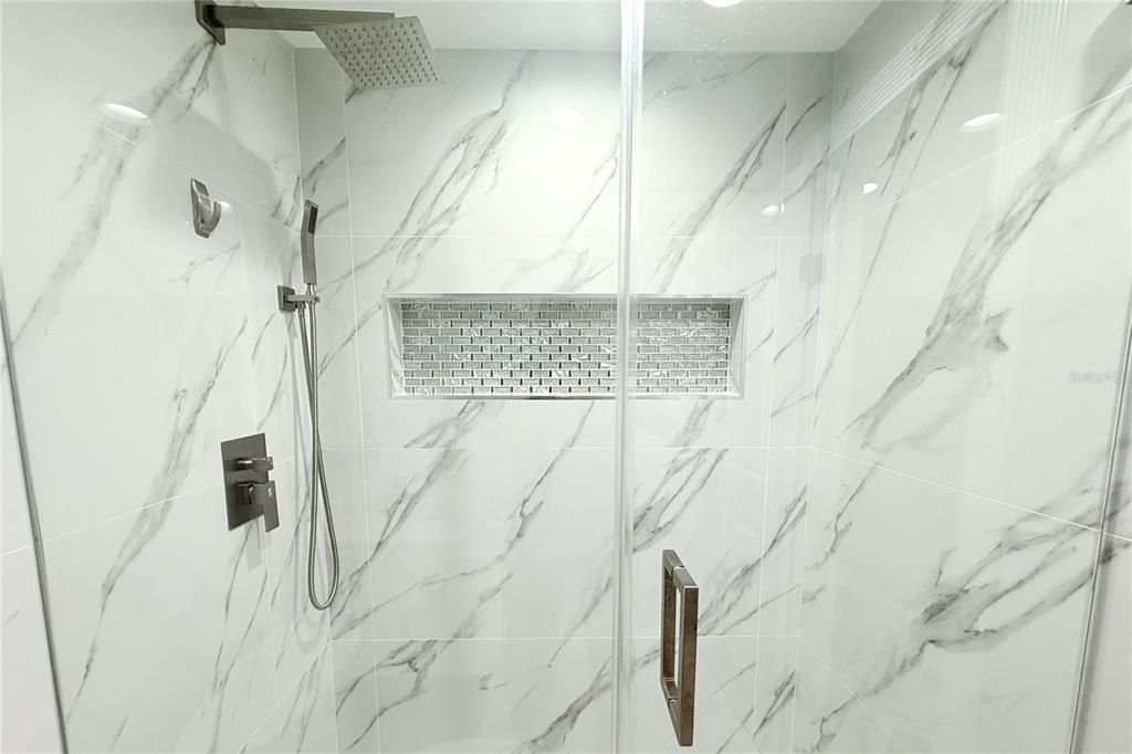 На продажу: $649,999 (4 спален, 3 ванн, 1976 Квадратных фут)