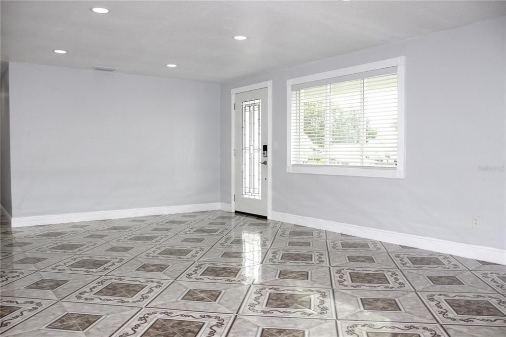 На продажу: $649,999 (4 спален, 3 ванн, 1976 Квадратных фут)