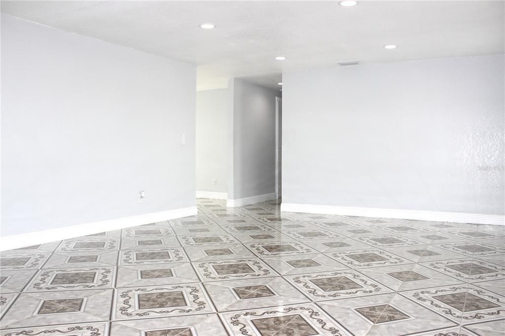 На продажу: $649,999 (4 спален, 3 ванн, 1976 Квадратных фут)