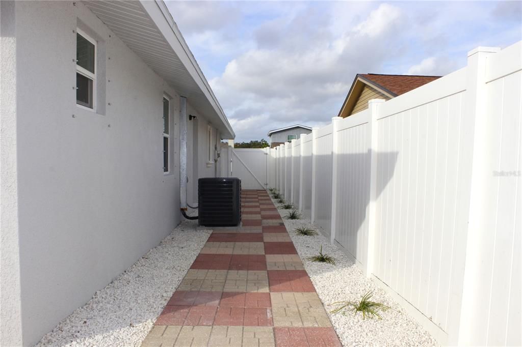 На продажу: $649,999 (4 спален, 3 ванн, 1976 Квадратных фут)