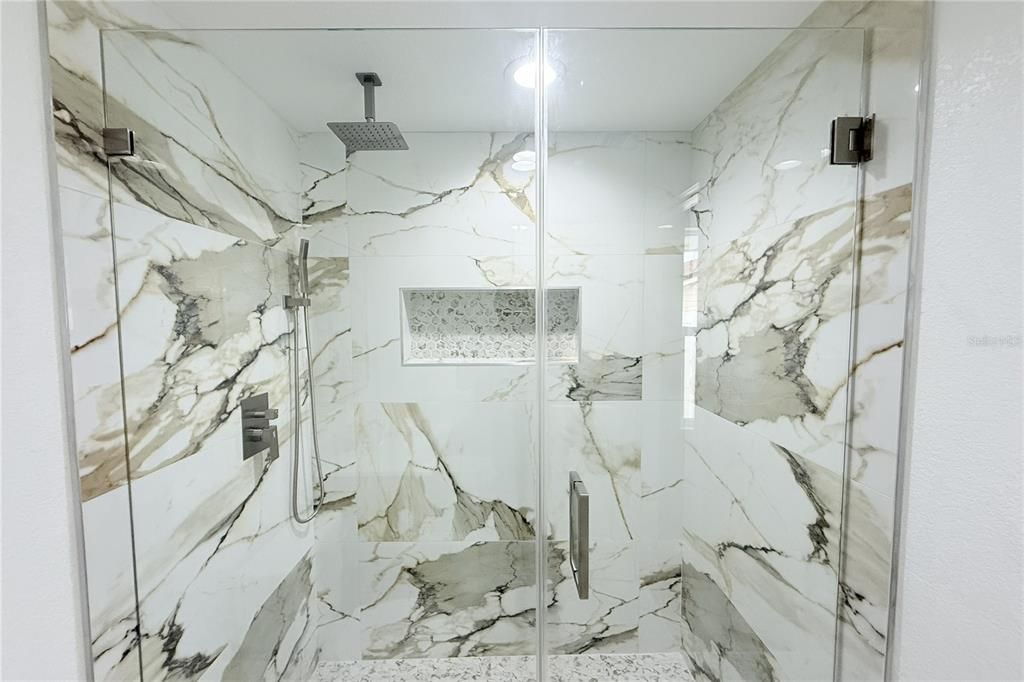 На продажу: $649,999 (4 спален, 3 ванн, 1976 Квадратных фут)