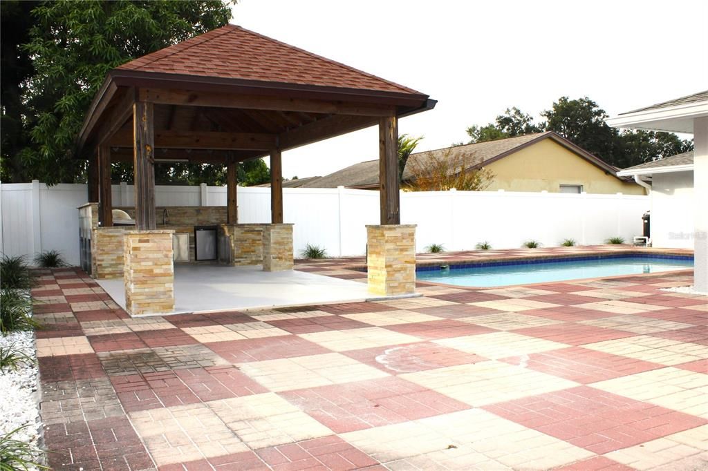 На продажу: $649,999 (4 спален, 3 ванн, 1976 Квадратных фут)