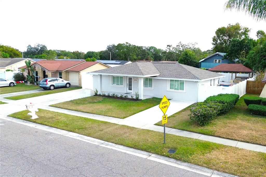 На продажу: $649,999 (4 спален, 3 ванн, 1976 Квадратных фут)