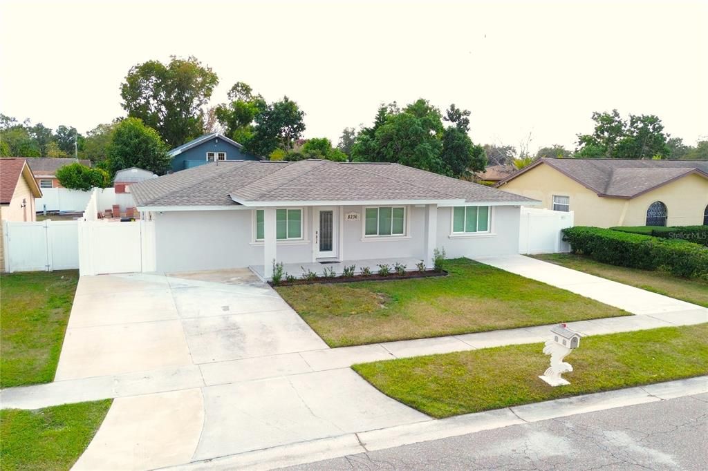 На продажу: $649,999 (4 спален, 3 ванн, 1976 Квадратных фут)