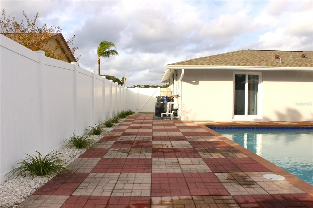 На продажу: $649,999 (4 спален, 3 ванн, 1976 Квадратных фут)