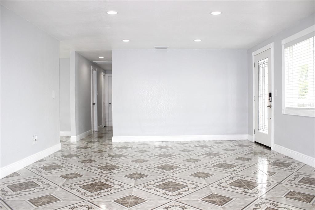 На продажу: $649,999 (4 спален, 3 ванн, 1976 Квадратных фут)