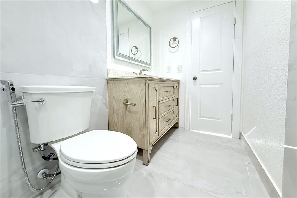 На продажу: $649,999 (4 спален, 3 ванн, 1976 Квадратных фут)