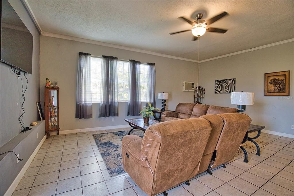 En Venta: $139,000 (2 camas, 2 baños, 1315 Pies cuadrados)