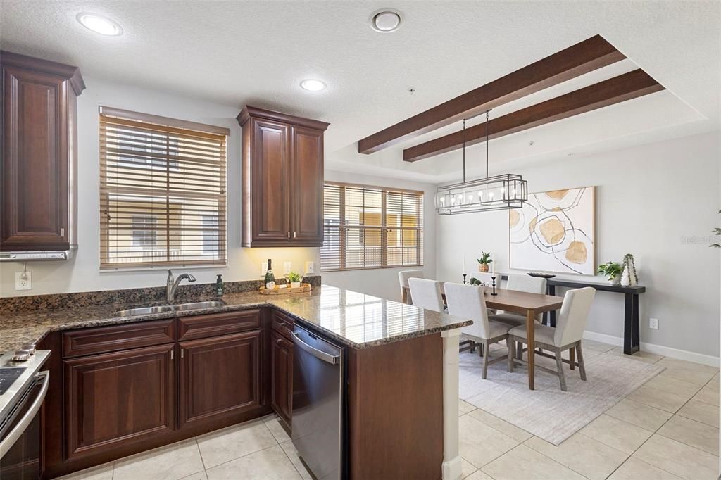 En Venta: $440,000 (3 camas, 3 baños, 2312 Pies cuadrados)