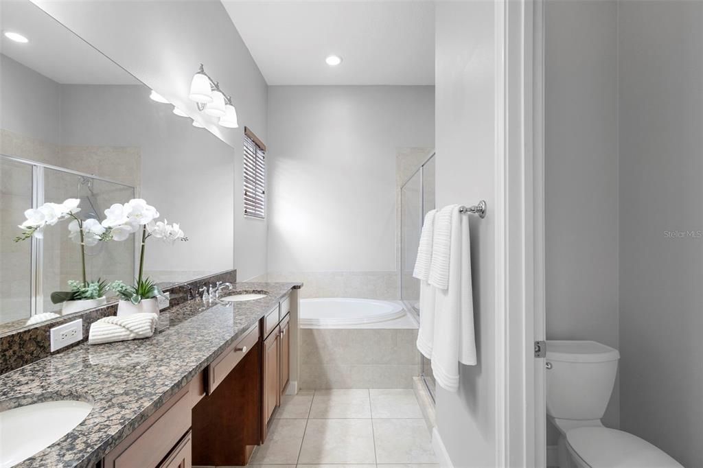 En Venta: $440,000 (3 camas, 3 baños, 2312 Pies cuadrados)