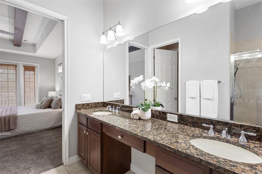 En Venta: $440,000 (3 camas, 3 baños, 2312 Pies cuadrados)