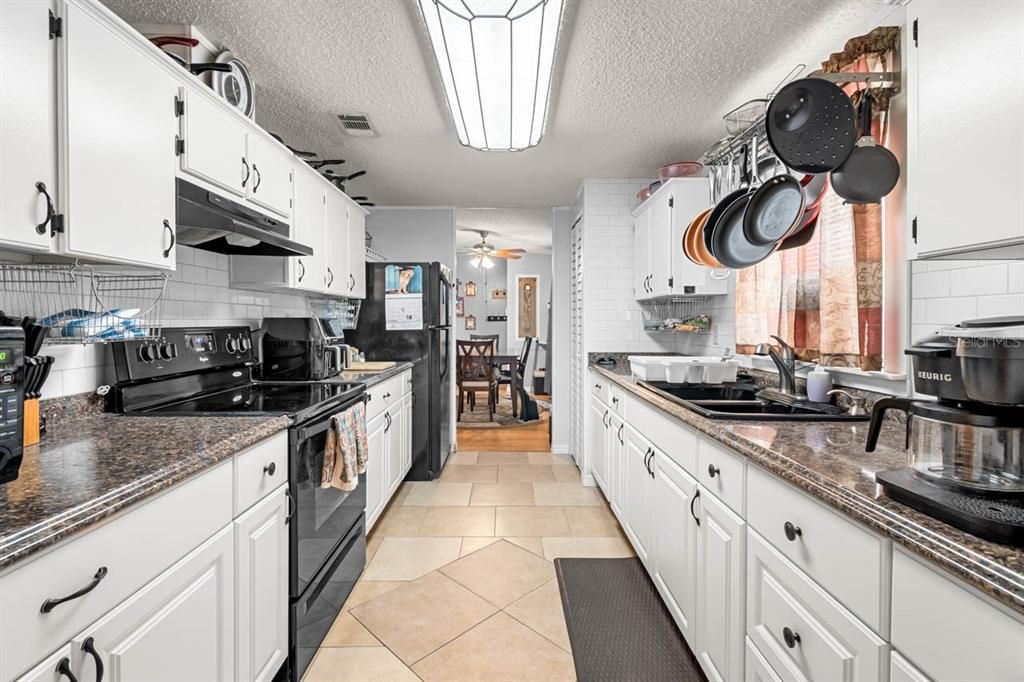 En Venta: $225,000 (3 camas, 2 baños, 1485 Pies cuadrados)