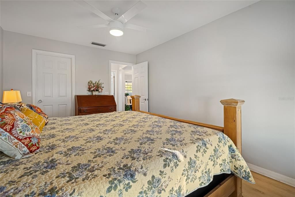 待售: $329,900 (2 贝兹, 2 浴室, 1314 平方英尺)