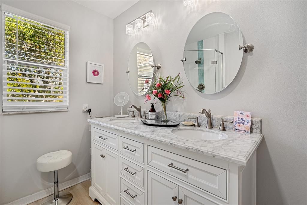 待售: $329,900 (2 贝兹, 2 浴室, 1314 平方英尺)