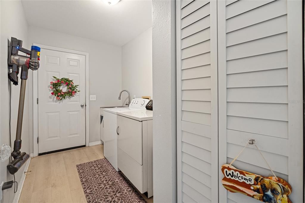 待售: $329,900 (2 贝兹, 2 浴室, 1314 平方英尺)