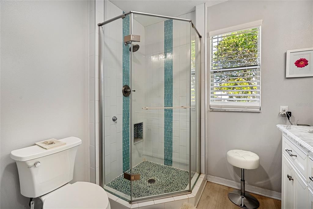 待售: $329,900 (2 贝兹, 2 浴室, 1314 平方英尺)