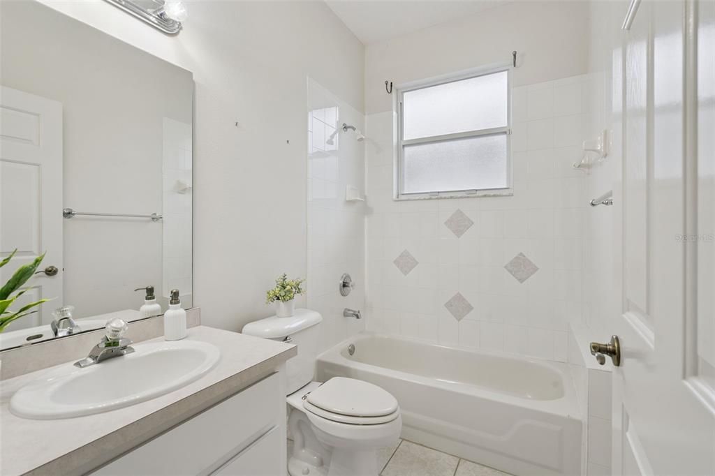 En Venta: $375,000 (3 camas, 2 baños, 1688 Pies cuadrados)