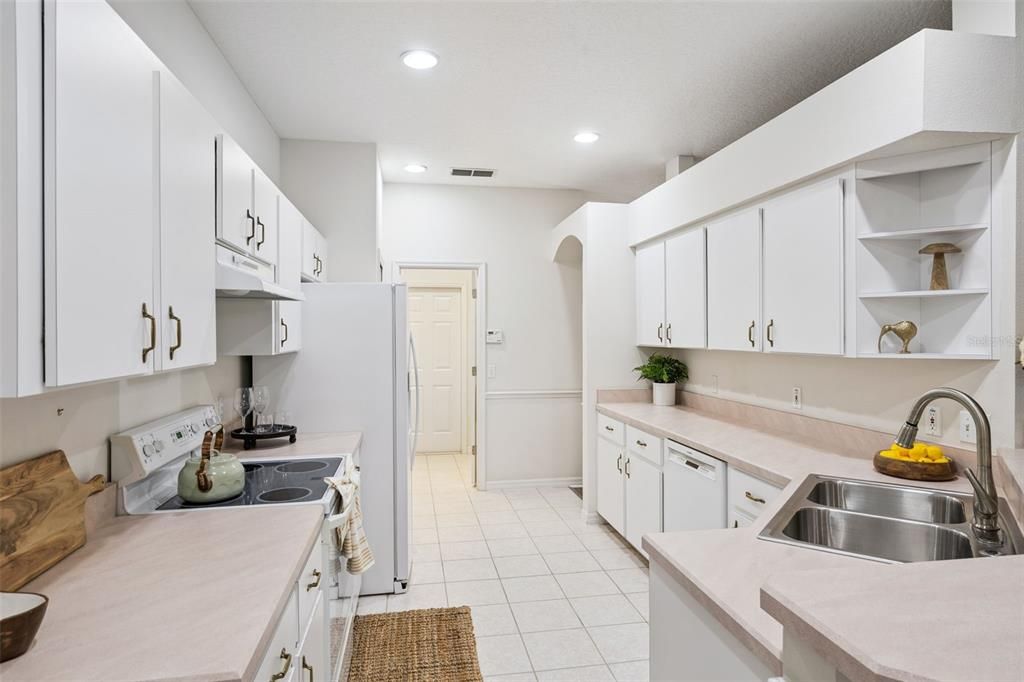 En Venta: $375,000 (3 camas, 2 baños, 1688 Pies cuadrados)