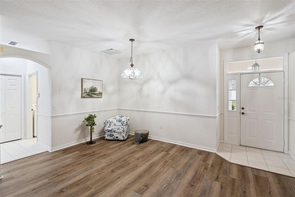 En Venta: $375,000 (3 camas, 2 baños, 1688 Pies cuadrados)