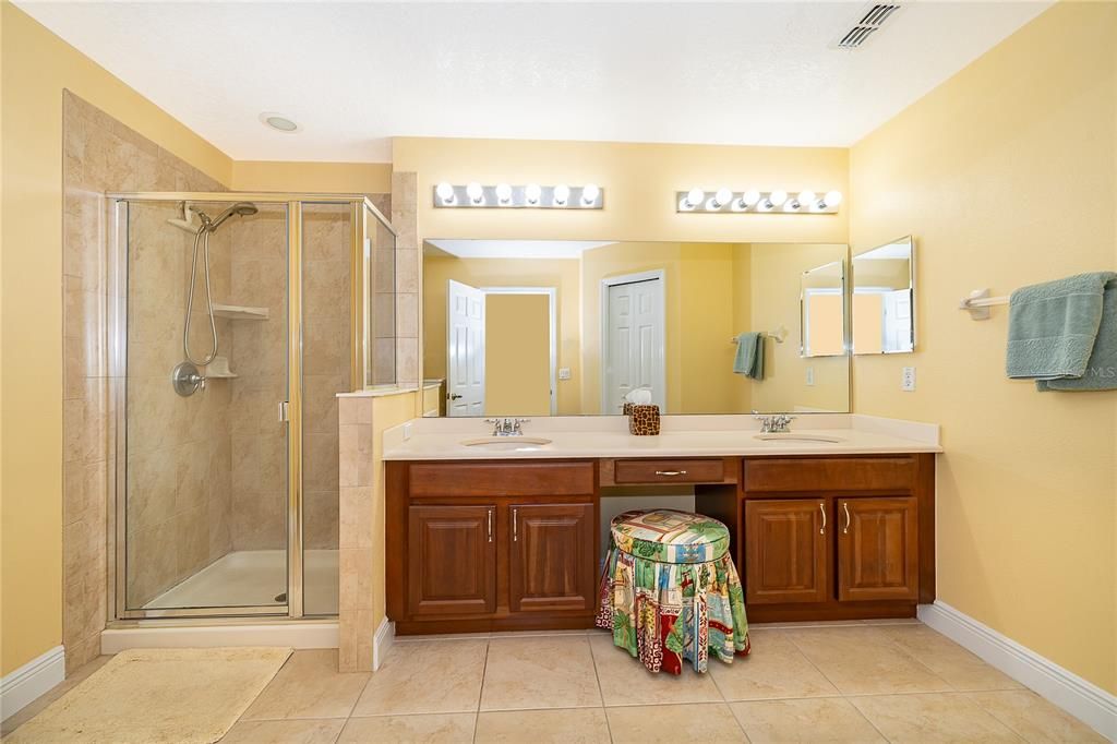 待售: $355,000 (3 贝兹, 2 浴室, 1671 平方英尺)