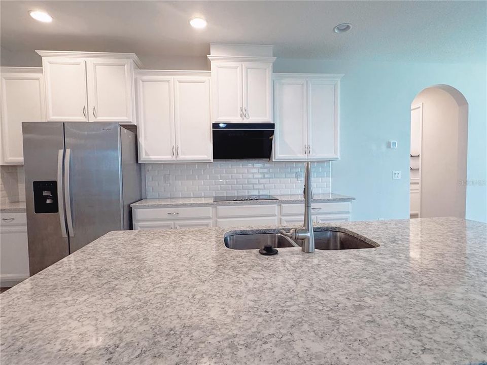 出租: $3,800 (4 贝兹, 4 浴室, 3123 平方英尺)