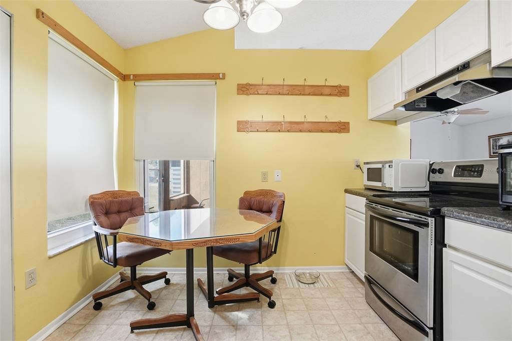 待售: $260,000 (3 贝兹, 2 浴室, 1268 平方英尺)