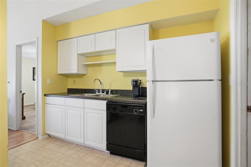 待售: $260,000 (3 贝兹, 2 浴室, 1268 平方英尺)