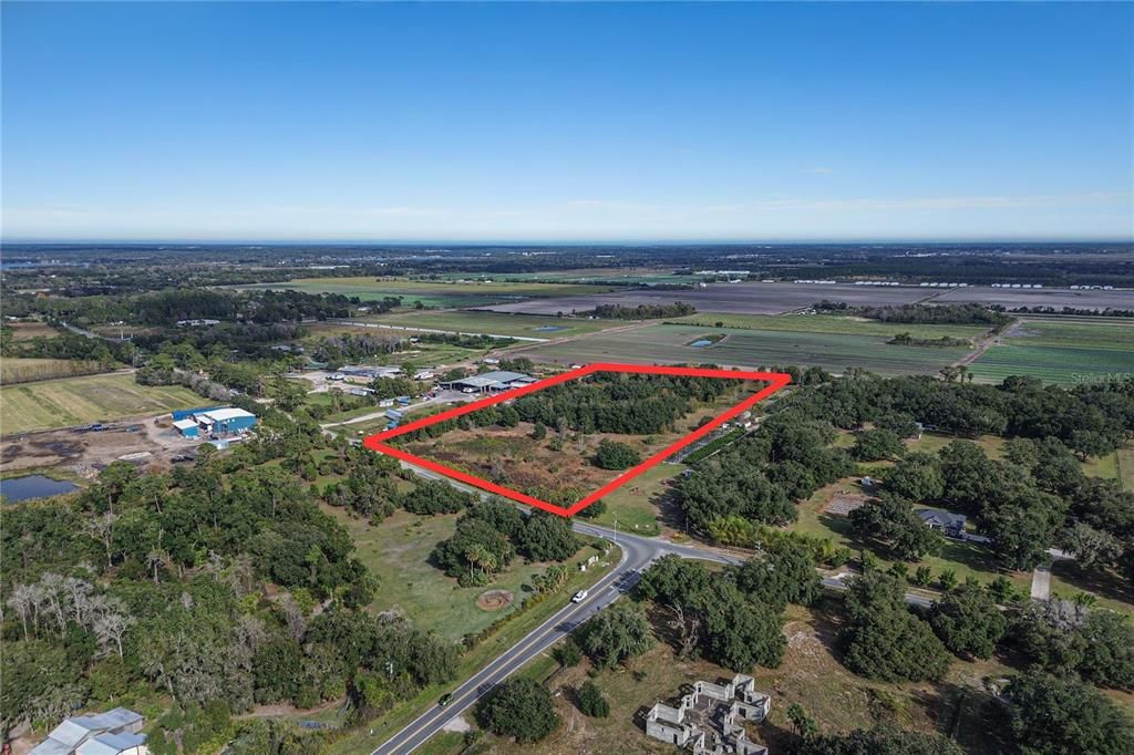 На продажу: $1,850,000 (10.26 acres)