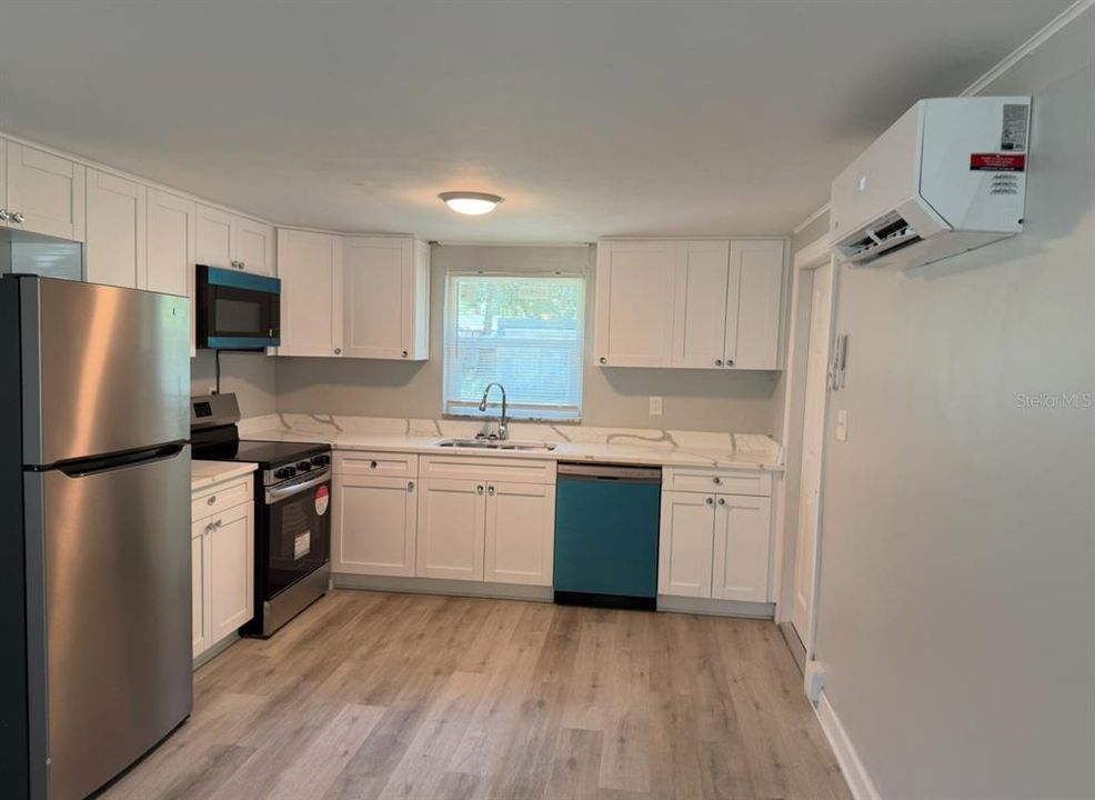 出租: $1,500 (2 贝兹, 1 浴室, 1392 平方英尺)